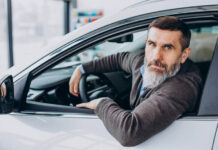 Dlaczego warto kupić auto w salonie samochodowym Dacia