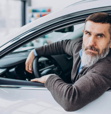 Dlaczego warto kupić auto w salonie samochodowym Dacia