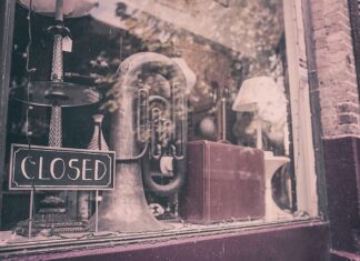 Co księgujemy na koncie towary?