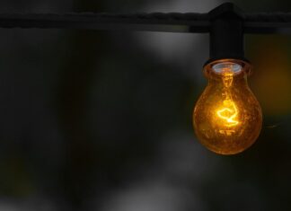 Czy żarówkę halogenowa można zamienić na LED?